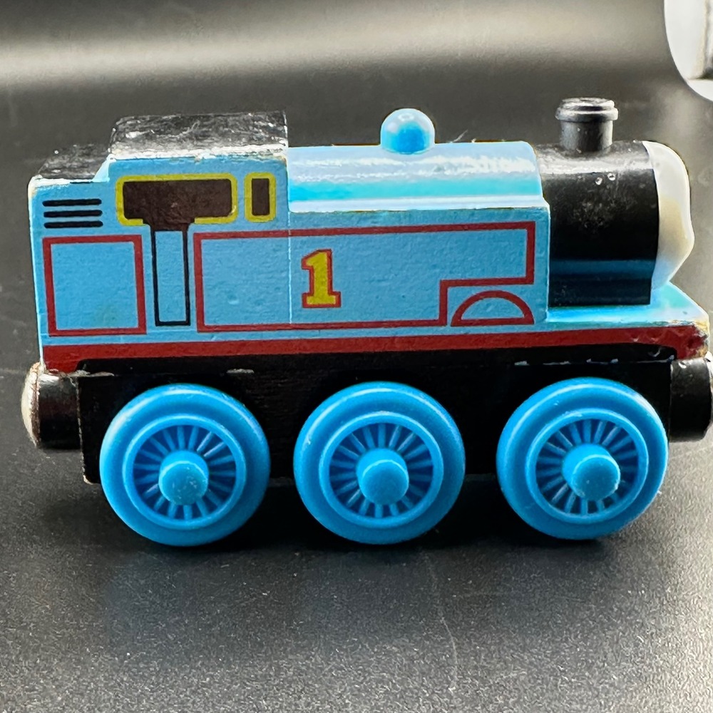 Thomas the Tank Engine Wooden Railway Train 2002 Gullane Blue No 1 Magnetic Toy - Picture 12 of 15